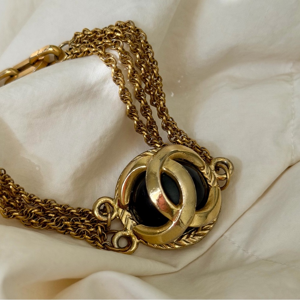 Vintage Chanel Black & Gold Pendant Necklace